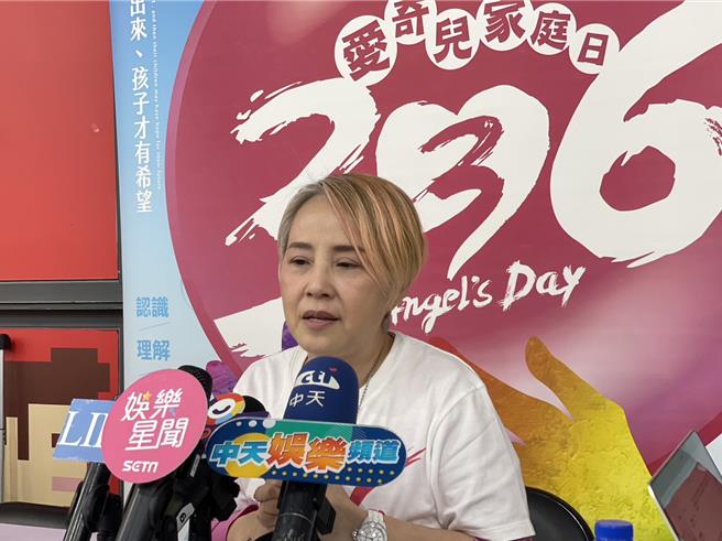 李明依哽咽透露，82岁的妈妈在今早离世了。（谢佩桦摄）