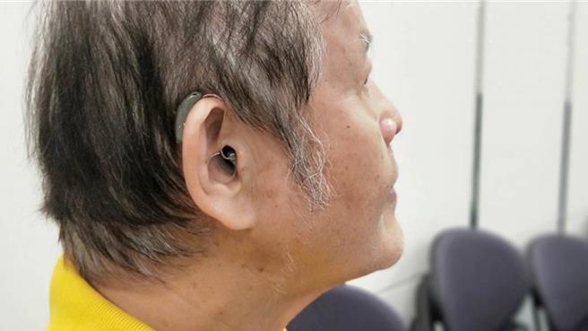 專家提醒，配戴助聽器可減緩聽損者認知能力下降速度達48％。（示意圖／王家瑜攝）