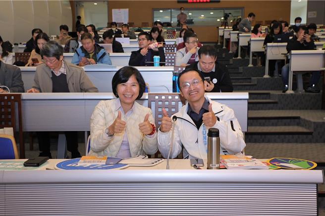 基隆市政府29日在国立海洋科技博物馆举行「112学年度第二次市属公私立中小学校长暨公立幼儿园园长会议」，由市长谢国梁主持，邀请基隆市校长、幼儿园园长集聚一堂探讨教育兴革问题。（基隆市政府提供／徐佑升基隆传真）