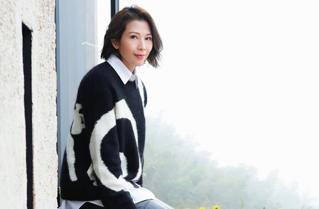 蔡少芬50岁仍保养得宜。（图／取自蔡少芬微博）