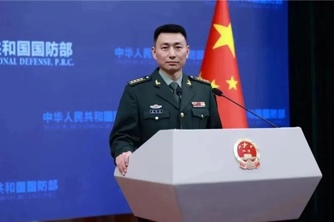 大陆国防部新闻局副局长、国防部新闻发言人张晓刚。（大陆国防部官网）