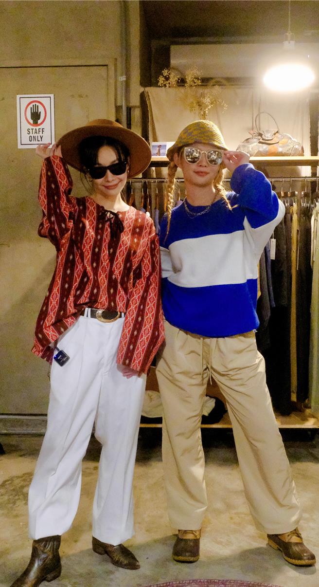 鄭宜農（左）與壞特？te互相打扮後的模樣十分逗趣。（邊走邊聽有限公司提供）