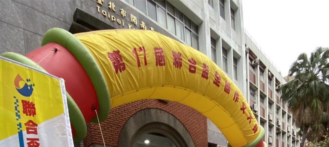 在桃园就读国小的学生陈思铨，第一次参加全台湾最大的联合作文杯比赛，便通过区赛获得全国赛资格。（家长提供）