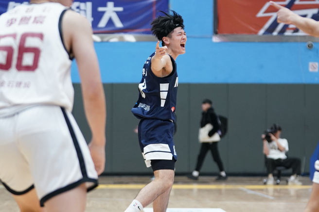 政大李允杰飙进4记外线拿下14分。（大专体总提供）
