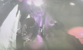 搶百萬金飾！「北投銀樓大盜」落網畫面曝 警國道攔截拔槍壓制