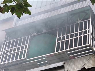彰化透天厝火警一度传有人受困 男子睡梦中呛醒逃生