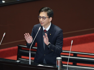 陳建仁將卸任突變戰狼？ 牛煦庭嗆：你不是「聖戰士」