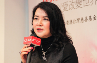  「霸王花」胡慧中母女合照曝光 愛女昔公開真實體重不畏酸民