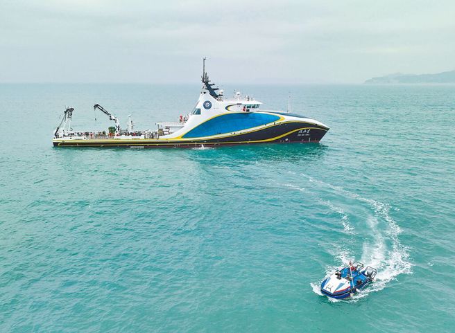 大陆无人科考船珠海云号去年11月史无前例沿台湾东部海域沿线航行，被认为是在收集台湾东岸水文资讯。（图／中新社）
