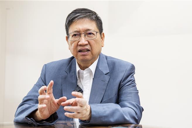 楊文科表示他會全力配合調查，期盼司法可以還他清白、公正地來審理。 （羅浚濱攝）