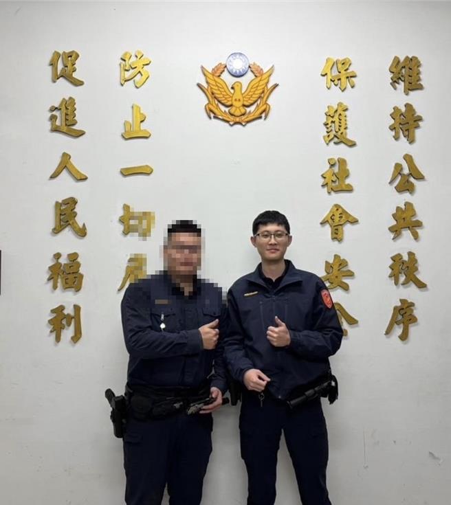 基隆八堵分駐所2月29日晚間10時許左右，突有一輛小貨車不明原因撞進派出所內，造成員警蘇昱鴻（右）殉職。（翻攝畫面／徐佑昇基隆傳真）