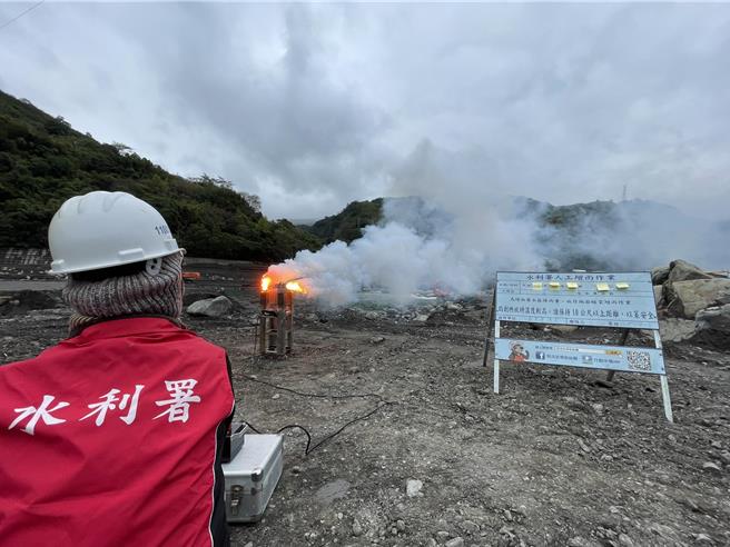 北区水资源分署1日实施石门水库今年首次人工增雨作业。（北水分署提供／蔡明亘桃园传真）