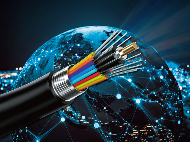 AI带动周边零组件的需求质变，其中，光通讯与网通的传输规格跟着大幅提升，从这波股价领先起跑的个股，找寻趋势加速起飞的族群。（图／先探杂志提供）
