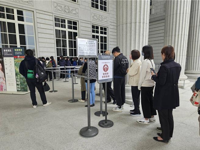 奇美博物馆今天开卖「从拉斐尔到梵谷：英国国家艺廊珍藏展」1万张早鸟票，3分钟即完售。（奇美博物馆提供／曹婷婷台南传真）