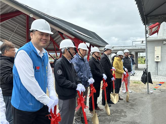 台东县府推动丰荣、丰乐地区区段徵收，1日举行开工动土典礼。（蔡旻妤摄）