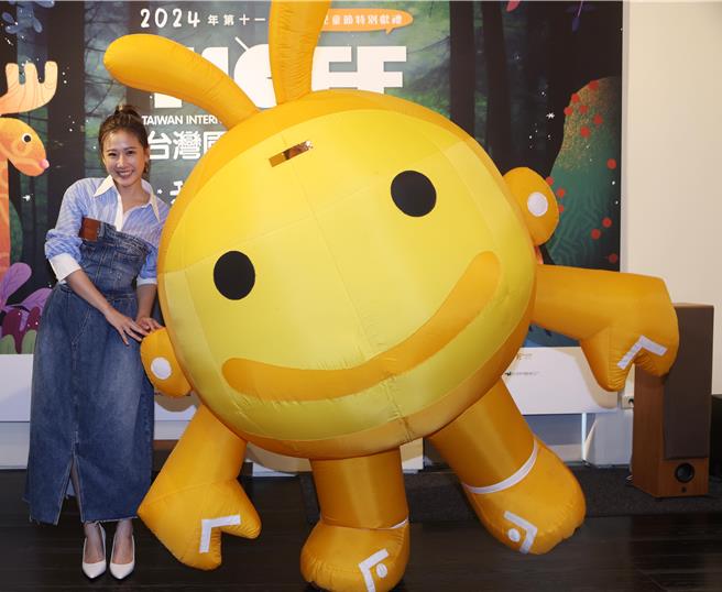 方志友與影展寶寶合影。（公視提供）