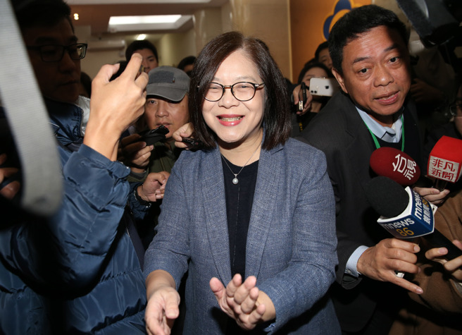 海委会主委管碧玲（中）1日赴立法院备询。（姚志平摄）