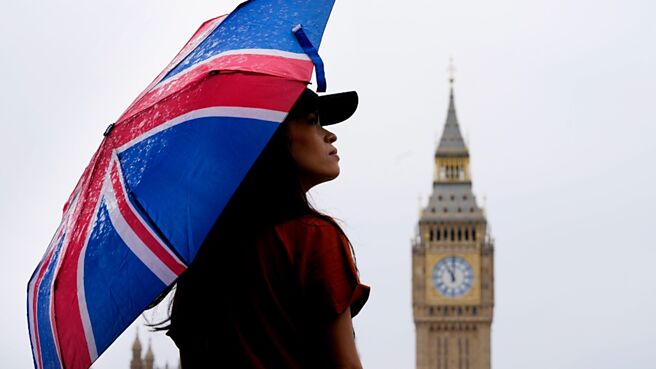 高盛发布「英国脱欧的结构性及周期性成本」报告，称英国自2016年脱欧公投以来，在过去八年中的经济成长较其他可比国家低5％。图／美联社