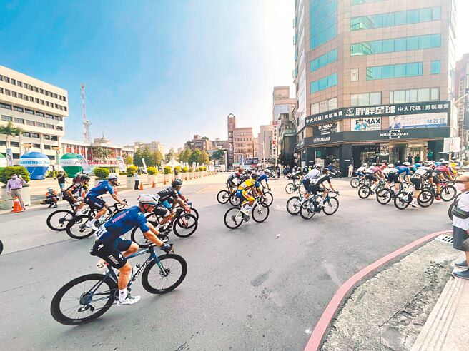 已經在桃園舉辦多年的「國際自由車環台賽」今年桃園市站將於3月11日舉行。（警方提供／賴佑維桃園傳真）