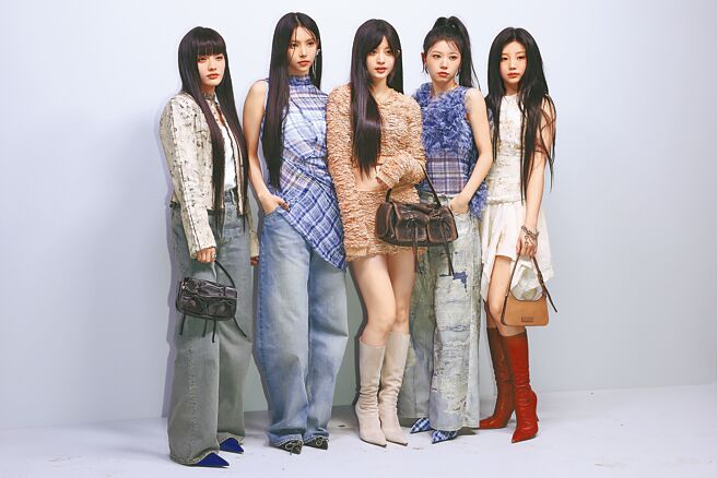 BTS师妹团I’LL-IT现身Acne Studio大秀现场。（CFP）