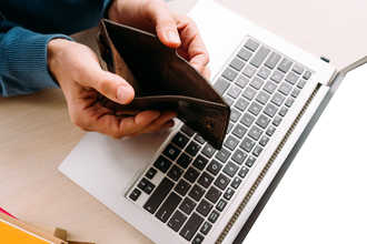 父裝窮20年 他突「繼承億萬家產」 秒從背債男變富二代