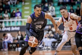 PLG》艾夫伯準絕殺中距離 攻城獅一分氣走地主鋼鐵人