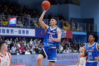 UBA》大三雙槍合飆44分 健行擊退台師大腳踩四強線上