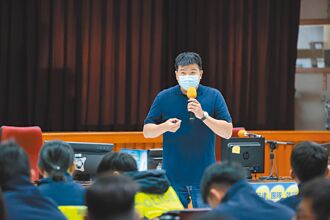 鷹眼神探石春吉 「叫賣歷練」懂人心