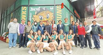 全台首座 台鋼雄鷹主題捐血室啟用