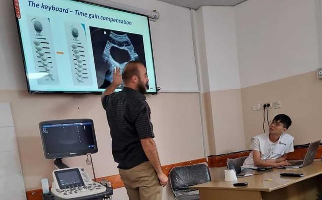 洪上凯于2023年7月从台湾出发，在加萨北部的印尼医院工作，主要负责协助优化急诊系统及临床技术。（图／MSF提供）