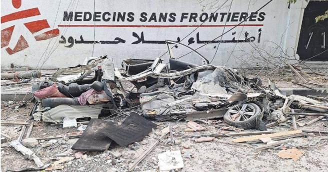 加萨走廊医院频遭攻击，就连无国界医生的救援车也被波及，突显前线任务的致命风险。（图／翻摄自MSF网站）