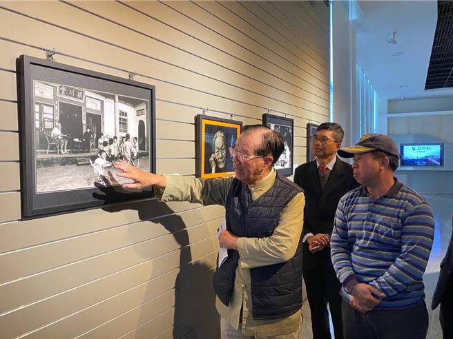 客庄印記：陳雲錦攝影藝術展」，從3月1日起在國立聯合大學八甲校區藝術中心展出。（客發中心提供／謝明俊苗栗傳真）