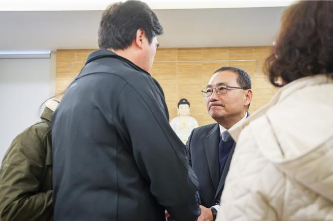 新北市长侯友宜今（2日）上午前往灵堂吊唁。（摘自侯友宜脸书）