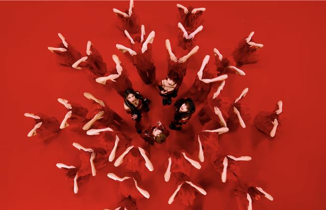 怪物星人的新歌MV动用30人拍摄。（相映音乐提供）