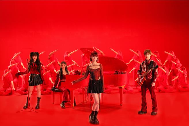 怪物星人的新歌MV动用30人拍摄。（相映音乐提供）