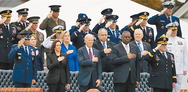 去年9月29日，美國參謀首長聯席會議主席密利（前排右一）正式辭任。（摘自美國參謀首長聯席會議官網）