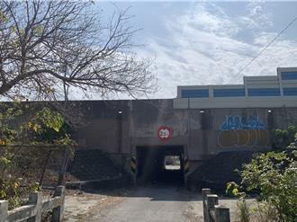 台中市鬱卒男騎車誤上國道！索性吹風解悶  下場慘