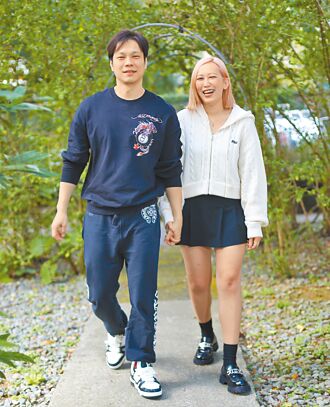 瑪菲司靠摸胸掐臀維繫夫妻情