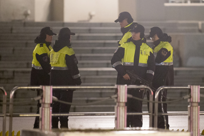 总统府一名古姓上兵前天举枪自戕，送医不治。有媒体人质疑宪兵为何「舍近求远」，不送台大，是否有不敢公布的真相？（中时资料照，杜宜谙摄）