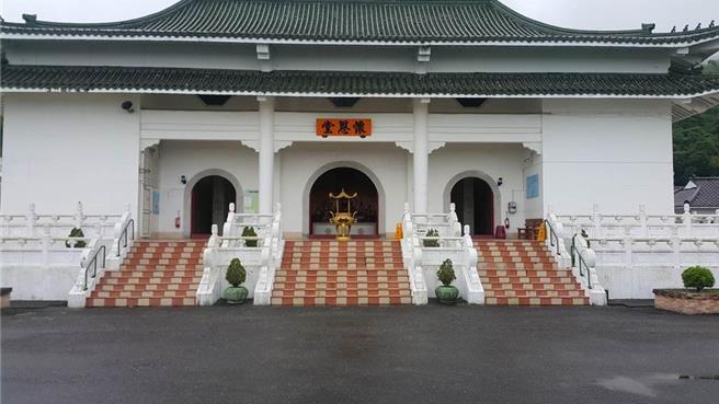 花莲县吉安乡慈云山纳骨塔逾万个柜位供不应求，乡公所与县府为此向中央争取预算，预计兴建户外纳骨墙并增设4590个柜位，解决柜位难求的问题。（吉安乡公所提供／罗亦晽花莲传真）