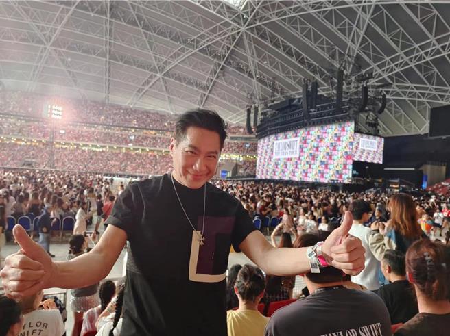 文章赴新加坡欣赏泰勒丝演唱会。（翰森娱乐提供）