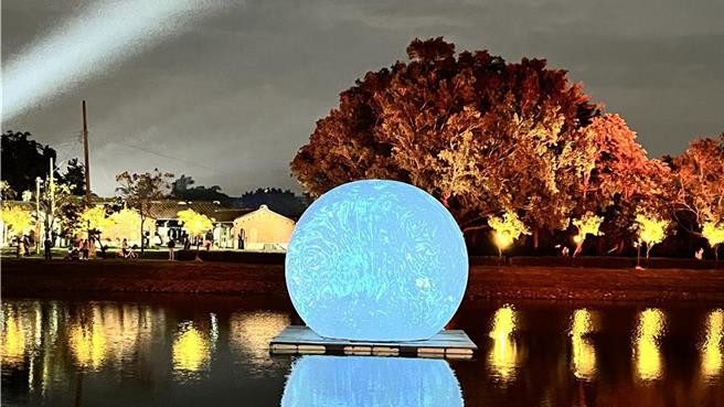 今年盐水月津港灯节37天展期，逾104万人参观。（张毓翎摄）