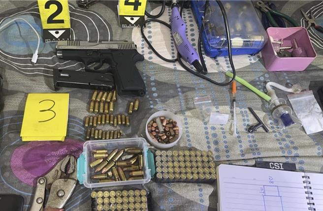 中和警分局與刑事局共同破獲改造槍械工廠。（警方提供）