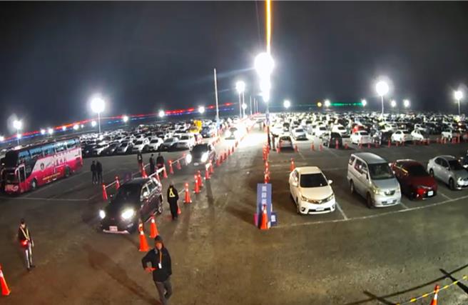 台南市政府指出，高鐵燈區H1停車場假日大約晚上6點至8點為尖峰期。（市府提供／洪榮志台南傳真）