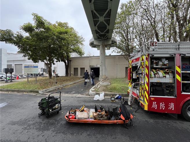 北市一处迪化污水处理厂，今上午发生一起意外事故。图为现场画面。（图 ／ 刘咏韵翻摄）