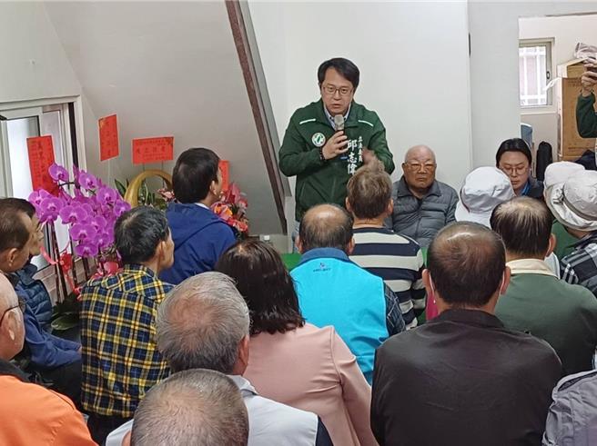 民进党立委邱志伟3日成立弥陀区服务处，他说会把立委4年任期做好做满。（邱志伟服务处提供／林瑞益高雄传真）