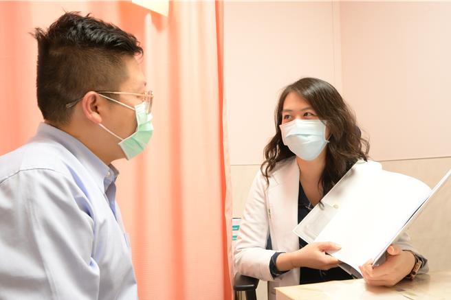 面對暴瘦民眾，醫師可透過各種醫療檢查結果釐清真正病因。（亞大附醫提供／張亦惠台中傳真）