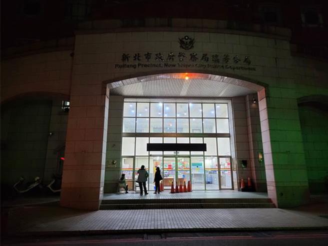 簡母今（3）日上午到瑞芳警分局報案機車遺失，表示簡男在開車衝撞派出所當天上午將車騎出去後就找不到了，目前車輛正由警方協尋。圖為瑞芳警分局。（資料照）