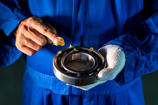 大陸一名男子尋求刺激，結果生殖器卡在軸承三天才到醫院求救。（圖：shutterstock／達志）