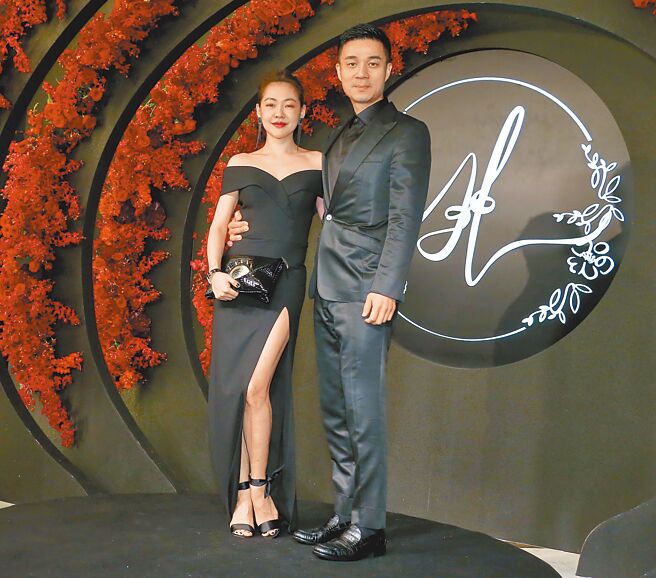 小S（左）、许雅钧2日证实许庆祥心肌梗塞离世。（资料照片）